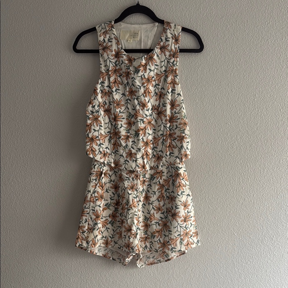 J.O.A Los Angeles Romper Women Size XS Beige Green Peach Floral Back Cut Out